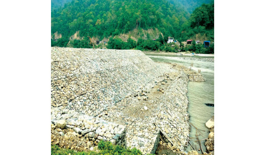 सिँचाइका लागि कोशीमा स्पर, जोगियो बस्ती