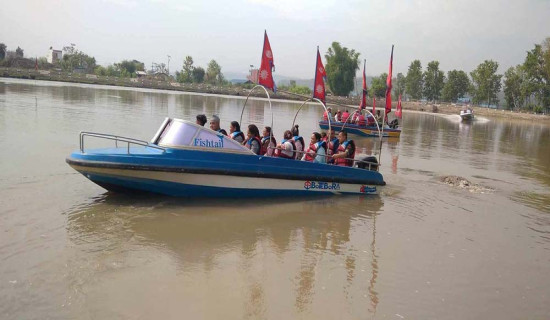 सुर्खेतको बुलबुले ताल, डुङ्गामा सरर लगाउँ मायाजाल