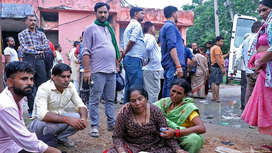 भारतमा धार्मिक सभामा भागदौड हुँदा मृत्यु हुनेको सङ्ख्या १२१ पुग्यो