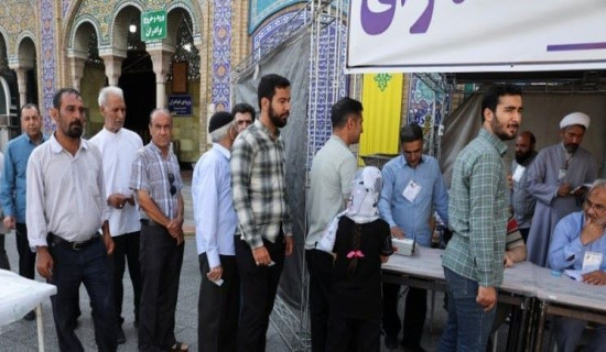 इरानमा दोस्रो चरणको राष्ट्रपतीय निर्वाचन :  शुक्रबार बिहानैदेखि मतदान सुरु