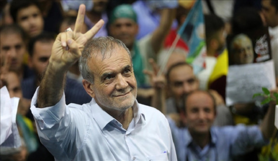 इरानी सुधारवादी पेजेस्कियन राष्ट्रपतिमा विजयी
