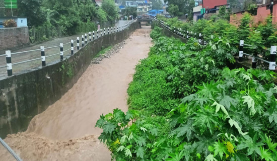 पूर्वका साना खोलामा बाढीको जोखिम