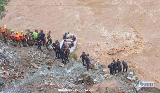 चितवन दुर्घटना अपडेट : गोताखोरबाट बेपत्ताको खोजी सुरु