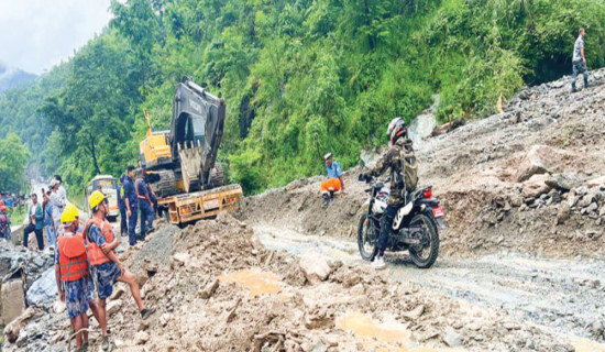 सुरक्षित भनिएको ठाउँमा ठुलो पहिरो