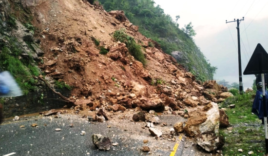 वर्षाले उदयपुरका ग्रामीण सडक अवरुद्ध