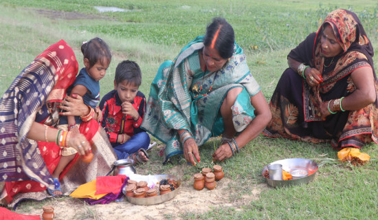 सन्तानको दीर्घायुको कामना गर्दै तीन छठ्ठी पर्व मनाइयाे