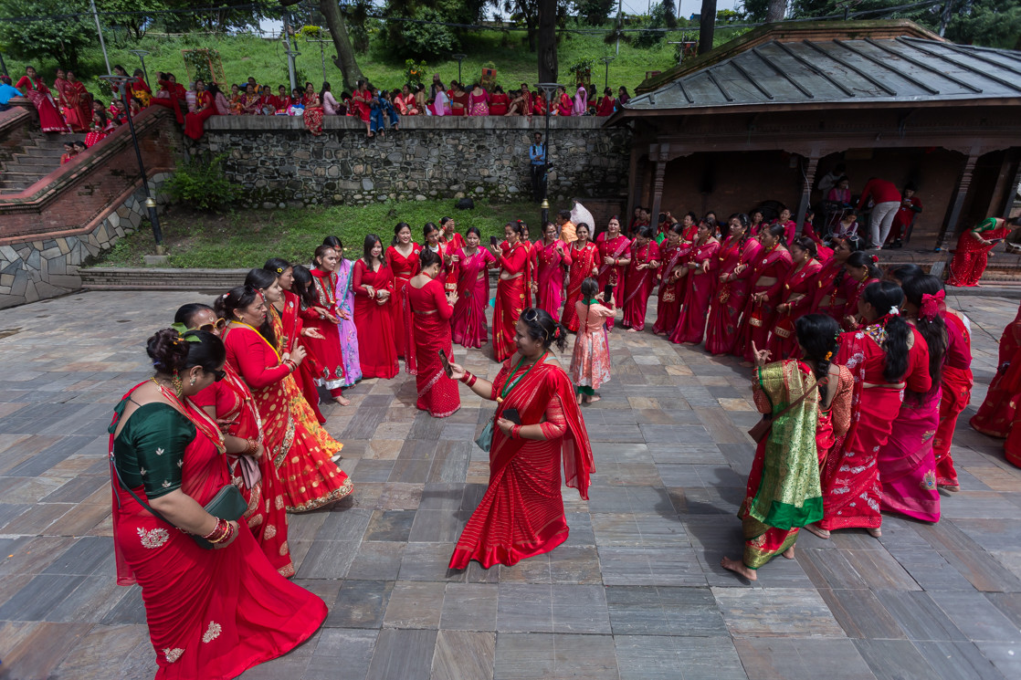 पशुपतिनाथ क्षेत्रमा तिजको रौनक