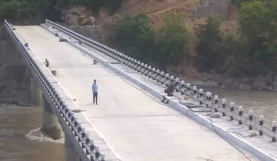 ओखलढुङ्गा–सिन्धुली जोड्ने पक्की पुल निर्माण सम्पन्न, स्थानीय खुशी