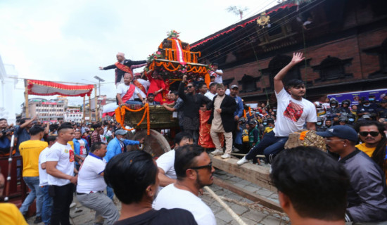 माथिल्लो टोलमा श्रीगणेश, श्रीभैरव र श्रीकुमारीको रथयात्रा