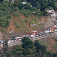 अविरल वर्षाले सात राजमार्ग अवरुद्ध हुँदा ३४२ एकतर्फी सञ्चालन