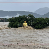 भूकम्प र कोभिडपछि खस्किएको अर्थतन्त्रमा सुधार : गभर्नर अधिकारी