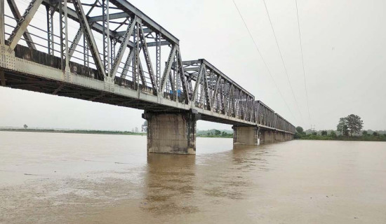 सुर्खेतको बुलबुले ताल, डुङ्गामा सरर लगाउँ मायाजाल