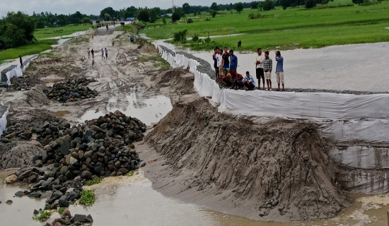 दुर्गमका विपन्न परिवारलाई सोलार वितरण