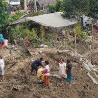 सडक भत्किएपछि यातायात एकतर्फी सुचारु