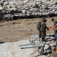 काभ्रेमा अलपत्र परेका १४८ यात्रुलाई सशस्त्र प्रहरीको गाडीमार्फत काठमाडौँ ल्याइयो