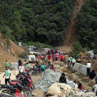 बेलिब्रिज बगेको हेवा खोलामा फड्के बनाउन थालियो