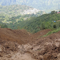 दसैँको मुखमा कष्टकर यात्रा, जोखिमपूर्ण यात्रा नगर्न सुझाव