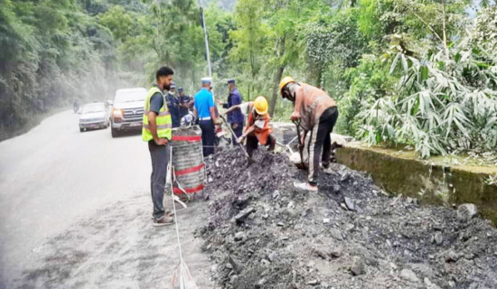 कृष्णभीरमा सडक भासियो, एकतर्फी यातायात सञ्चालन