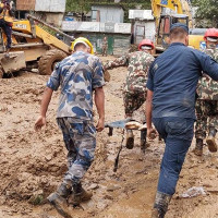 अध्यक्ष प्रचण्डद्वारा यातायात व्यवसायी र मजदुर सङ्गठनका प्रतिनिधिसँग छलफल