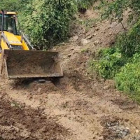 अध्यक्ष प्रचण्डद्वारा यातायात व्यवसायी र मजदुर सङ्गठनका प्रतिनिधिसँग छलफल