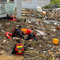 कोशी ब्यारेज पुलमा दाउरा सङ्कलन गर्ने एक बालक बेपत्ता