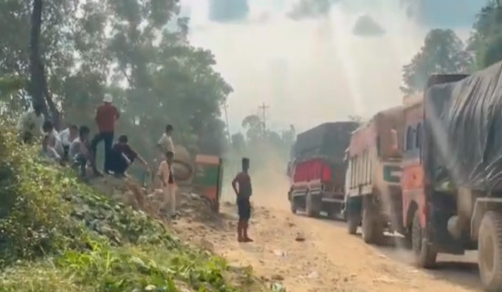 पहिरोले बुद्धसिंह मार्ग दुई दिनदेखि अवरुद्ध