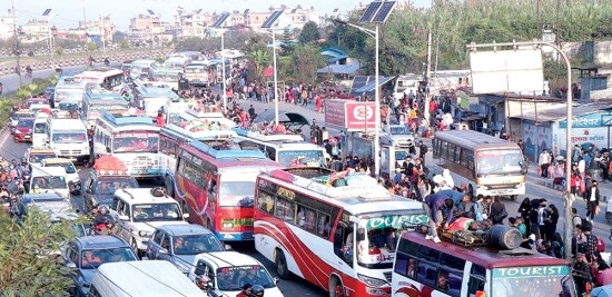 सडकबाट बाहिरिँदै १० लाख यात्रु