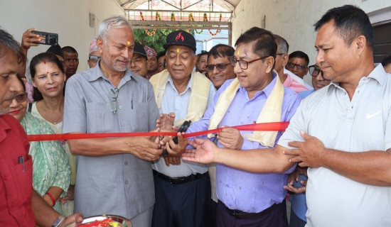 खसीबोका बेच्न आएका कृषक भन्छन्, ‘टीका लगाउन घर पुग्छौं’