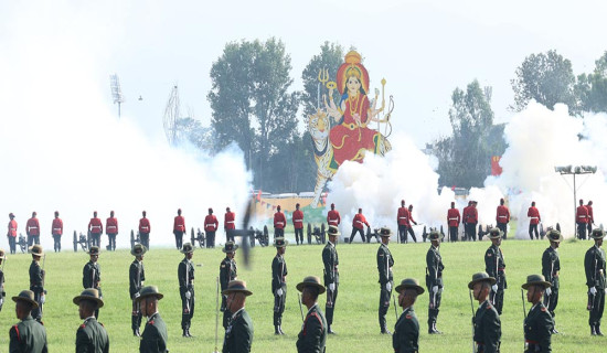 सैनिक मञ्च टुँडिखेलमा फूलपाती बढाइँ