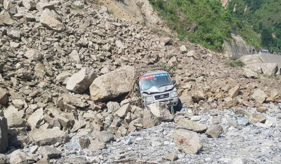 सुख्खा पहिरो खसेर पुनः बिपी राजमार्ग अवरुद्ध