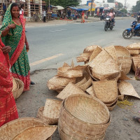 छठपर्व नजिकिँदा बाँसका सामग्रीको बिक्री अत्यधिक