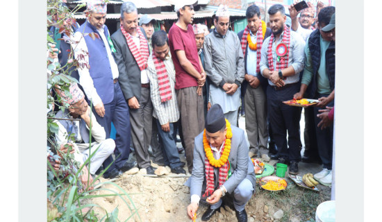 ट्रयाक खोलिएको करिब २० वर्षपछि नुवाकोटको विदुरहुँदै धादिङको खनियाबास पुग्ने सडक कालोपत्र सुरु