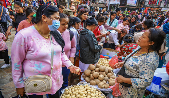 वृद्धबवृद्धाको सारथि बन्दै तिलागुफा नगरपालिका