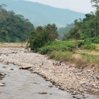 खोलामा अवैध ढङ्गले माछा मार्ने बढे