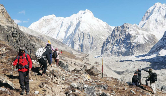 कञ्चनजङ्घामा बढे पर्यटक