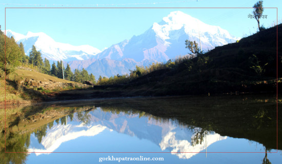 बराह ताल र हिमालको प्रतिविम्ब