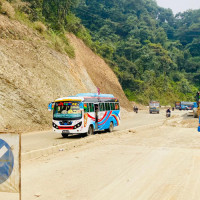 मुख्यमन्त्री आचार्यलाई सात दलले विश्वासको मत दिँदै