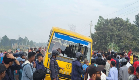 स्कुल बसले ठक्कर दिँदा मोटरसाइकल चालकको मृत्यु