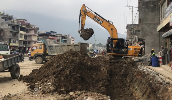 पृथ्वी राजमार्गमा राति हुँदै आएको अवरोध हट्यो