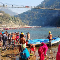 गाउँ फर्कनुभएका रोकाको खेतमा माओवादी कार्यकर्ताको श्रमदान