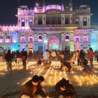 चार वटा गाडी सहित सात जना पक्राउ