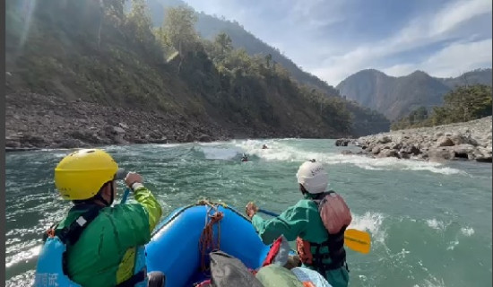 अवैध उत्खनन रोक्न चोर बाटो बन्द