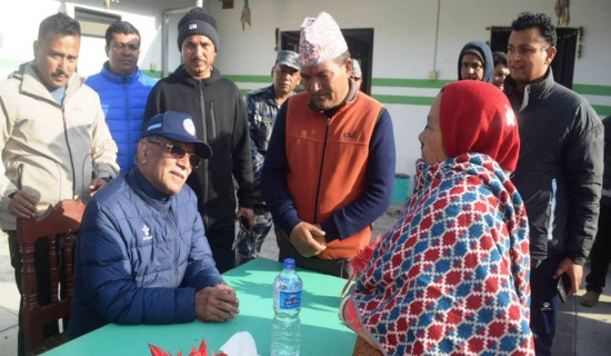 अध्यक्ष प्रचण्डद्वारा सहिद परिवारसँग भेटघाट