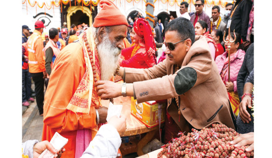 दक्षिणासहित साधुसन्तको बिदाइ