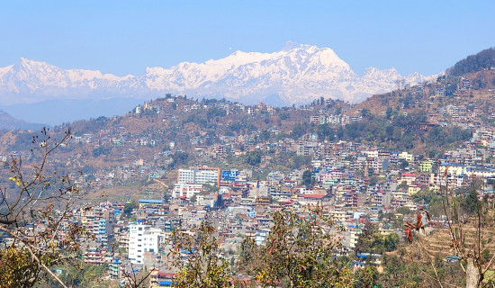 विश्वविद्यालयमा विद्यार्थीको खडेरी