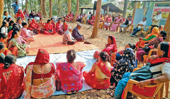 विद्यार्थीलाई युट्युबबाट पढाइ