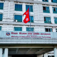 दाताको मृत्युपछि विद्यालय लथालिङ्ग