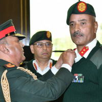 प्रधानसेनापतिद्वारा दर्ज्यानी चिह्न प्रदान