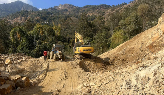 ट्रयाक खुलेको साढे दुई दशकपछि सडक स्तरोन्नति