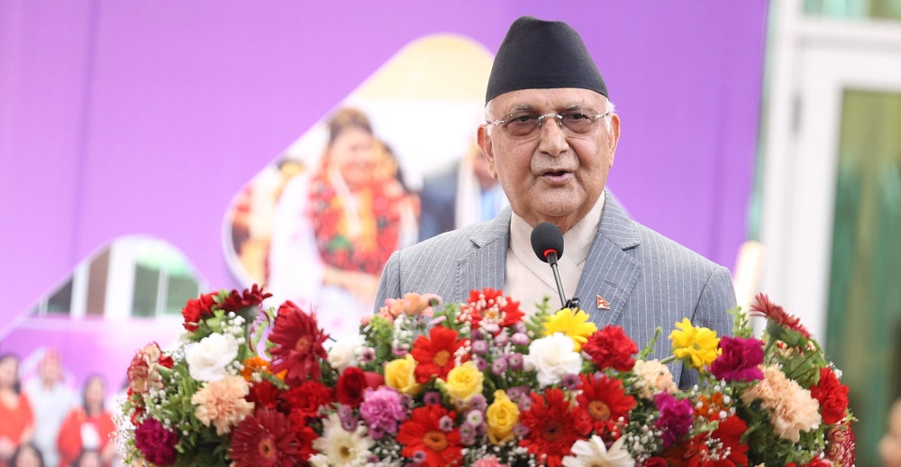प्रशंसा गर्नुपर्नेलाई  प्रशंसा नगरी नगर्नुपर्नेलाई झुठा प्रशंसा, गाली नगर्नुपर्नेलाई झुठा गाली गरिएको छ - प्रधानमन्त्री ओली